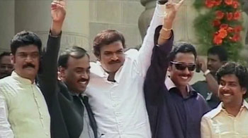 Reddy brothers defy BJP, refuse to quit