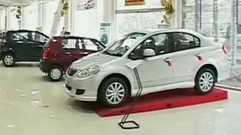 गाड़ियों की बिक्री घटी