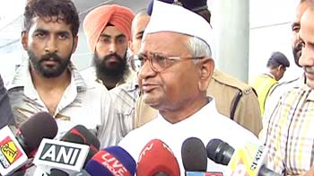 Video : Anna Hazare changes stance, says fast venue not important