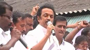 Video : Stalin arrested for leading Chennai protest, released