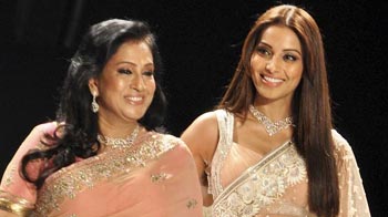 Bipasha Basu walks the ramp with her mom