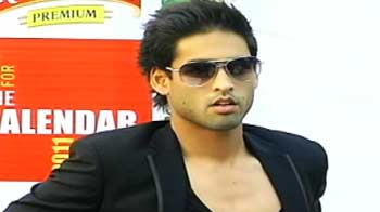 Sid Mallya prefers to be DP's arm candy? Sid Mallya prefers to be DP's arm candy?