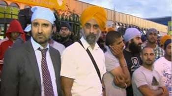 Britain riots: Southall Sikhs guard gurudwara, mosque