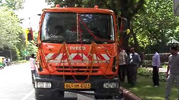 मशीनें करेंगी सड़कें साफ