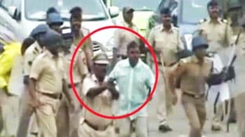 Maharashtra cops shoot to kill?