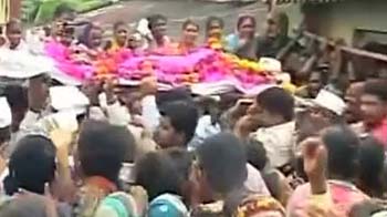 किसानों की मौत पर सियासत