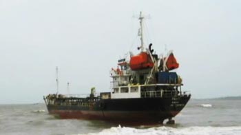 Salvage operation to refloat MT Pavit successful