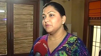 Anna's arrest a slap on democracy: Khushboo