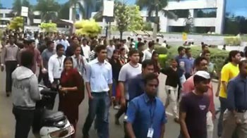 Techies in Pune march for Anna