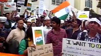 'Anna Hazare aage bado', says San Francisco