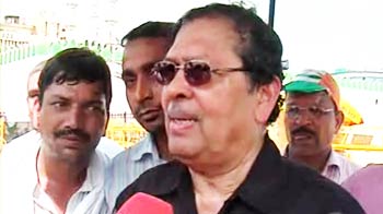 'अन्ना का अनशन सही दिशा में...'