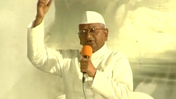 Anna warns Govt: Introduce our Lokpal Bill or quit
