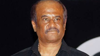 Rajinikanth praises Anna's "bloodless revolution"
