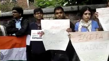 Irish-Indians support Anna