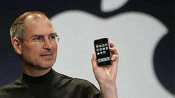 Steve Jobs steps down as Apple CEO