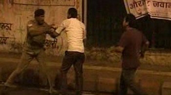 Hooligans attack cops at Ramlila Maidan