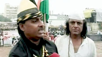 'अन्ना को दान दे दूंगा सारी संपत्ति'