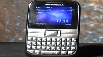 Glasses free 3D to 3 Motorola smartphones