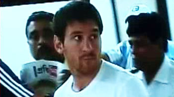 Messi arrives in Kolkata, dodges fans, media at airport