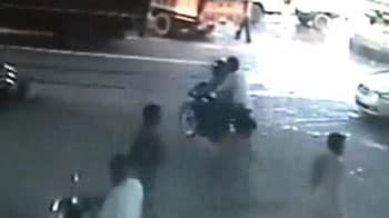 Video : Caught on CCTV: Acid thrown on 2 girls in Mohali