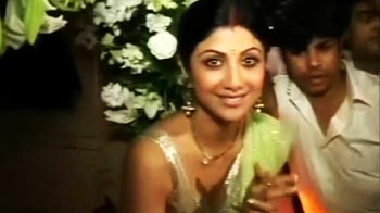 Video : Shilpa Shetty at her festive best