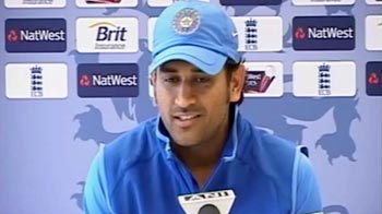 Video : Still don't know why Dravid was given out: Dhoni