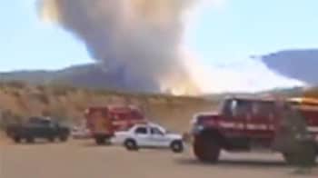 Video : Small plane crashes, starts big fire