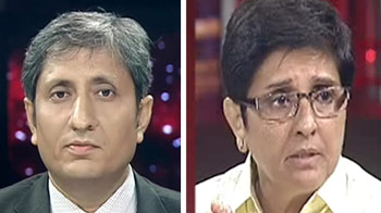 आखिर पुलिस कुछ कर क्यों नहीं पाती?