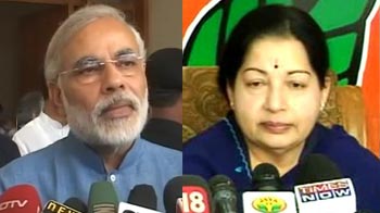 Jayalalithaa supports Narendra Modi's fast, will send reps