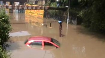 Video : No respite from clogged drains in Delhi