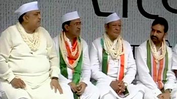 मोदी के जवाब में वाघेला का उपवास