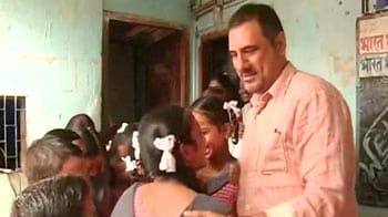 Video : Boman Irani moved by school children
