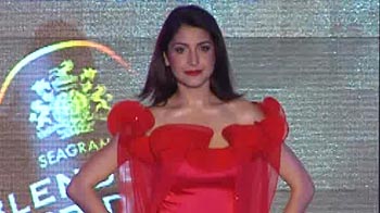 Anushka paints the town red