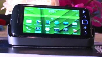 Cell Guru reviews BlackBerry Torch 9860