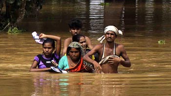 Orissa floods: Nearly 800 villages marooned Orissa floods: Nearly 800 villages marooned