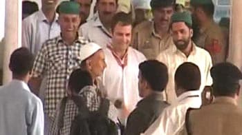 Rahul in Kashmir, makes surprise visit to Hazratbal