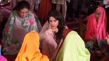 Video : Priyanka Chopra joins the Jeene Ki Aasha campaign