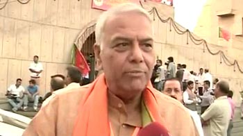 2G note: Yashwant Sinha takes on Pranab