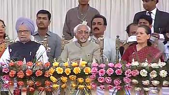 Sonia Gandhi's second public appearance is for Dusshera