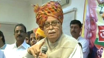 Advani targets PM, says he has done little to check corruption Advani targets PM, says he has done little to check corruption