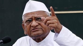 Hisar turns into battleground between Team Anna, Congress