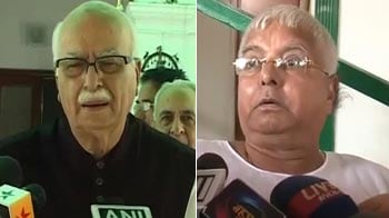 Video : Lalu, Advani battle over Jayaprakash's legacy