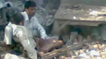Videos : पटाखा फैक्टरी में आग, 5 मरे