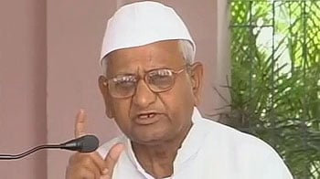 Video : Anna writes to PM, says won't campaign against Congress