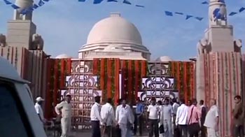 Mayawati to inaugurate 685-crore Noida memorial park today