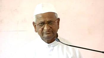 Disagree with Bhushan's Kashmir views: Anna