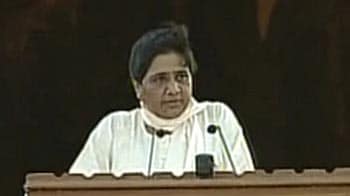 Video : Mayawati opens Rs 685-crore park