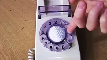 ताकि लीक न हो खास बातचीत...