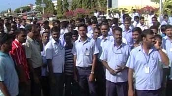 Video : Kudankulam N-plant protests: Contract workers leave, employees confined to homes