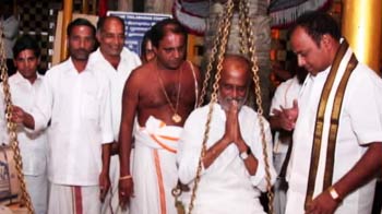 Rajinikanth offers prayer at Balaji temple